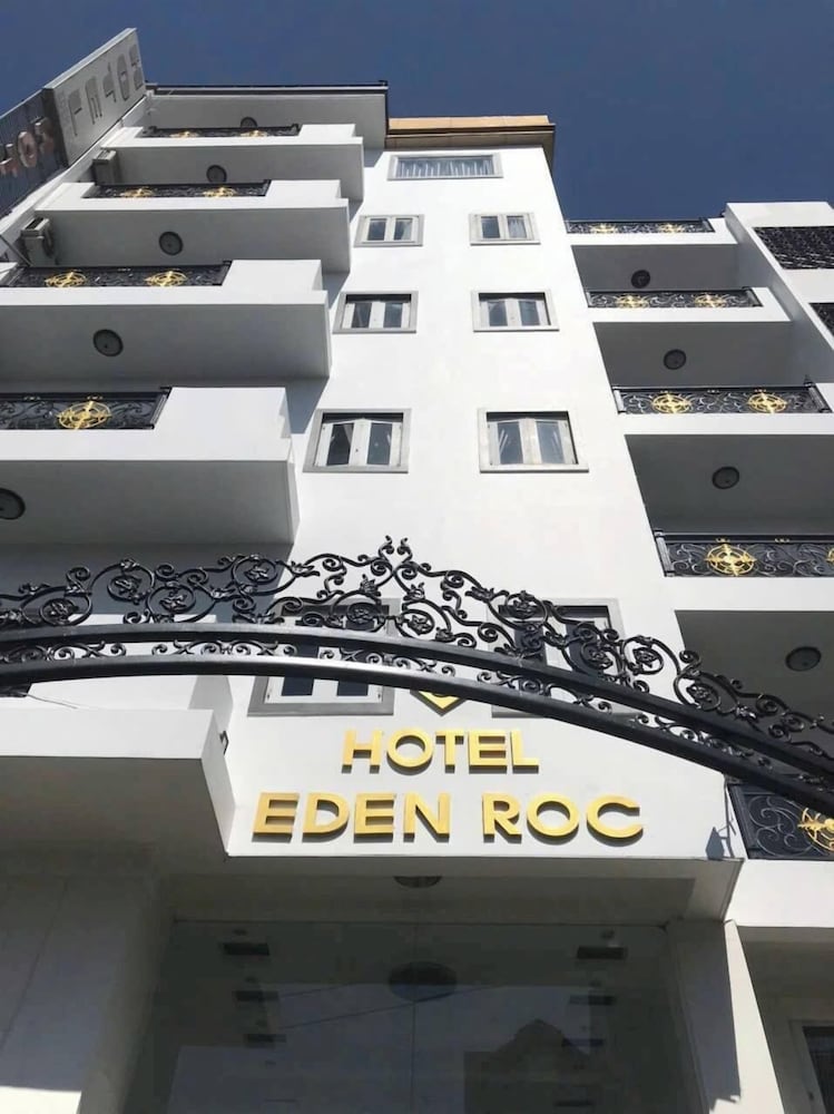Edenroc Hotel 2/66