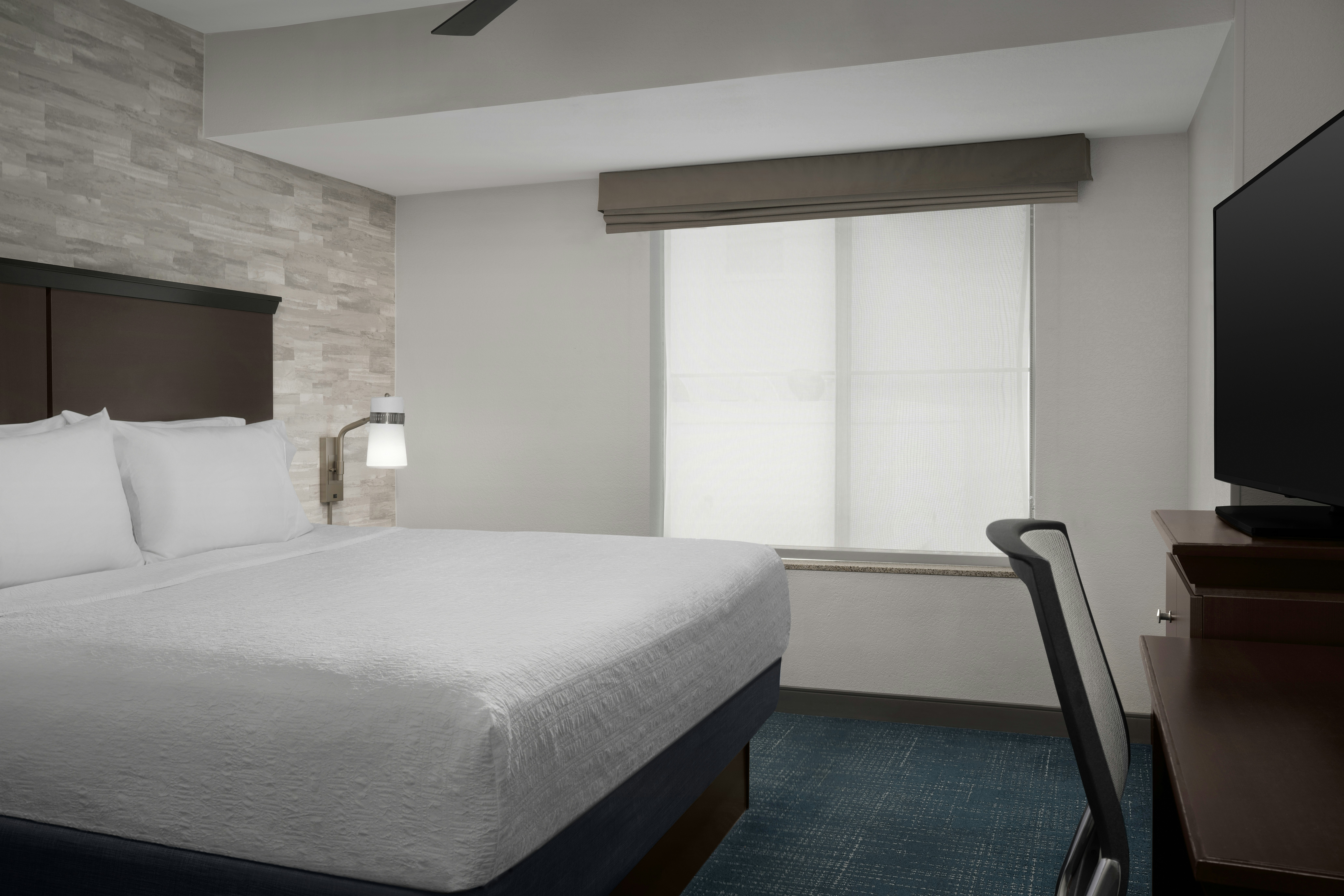 ROOM, KING BED