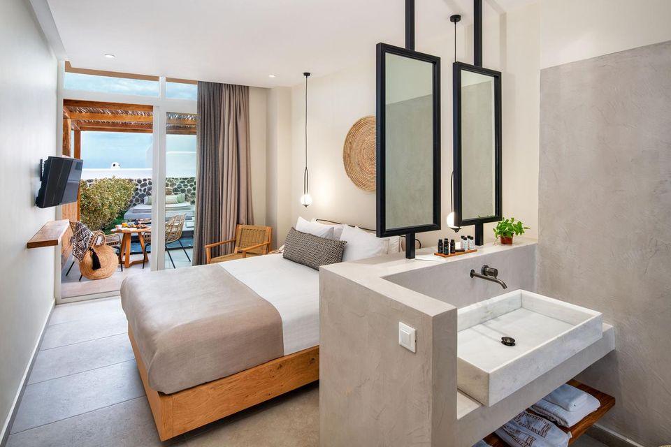 Premium, Suite, Outdoor Jetted Tub