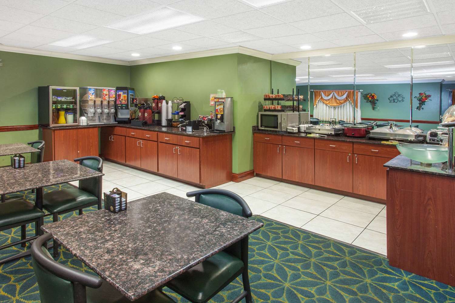 Baymont by Wyndham Decatur IL North 24/28