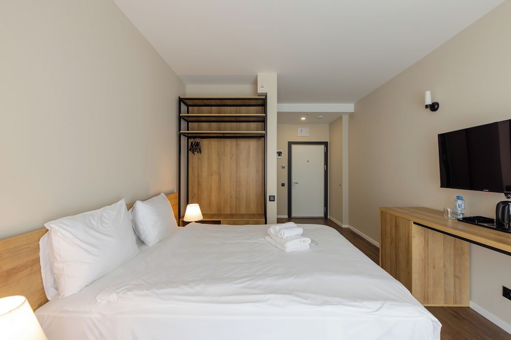 STANDARD, DOUBLE BED