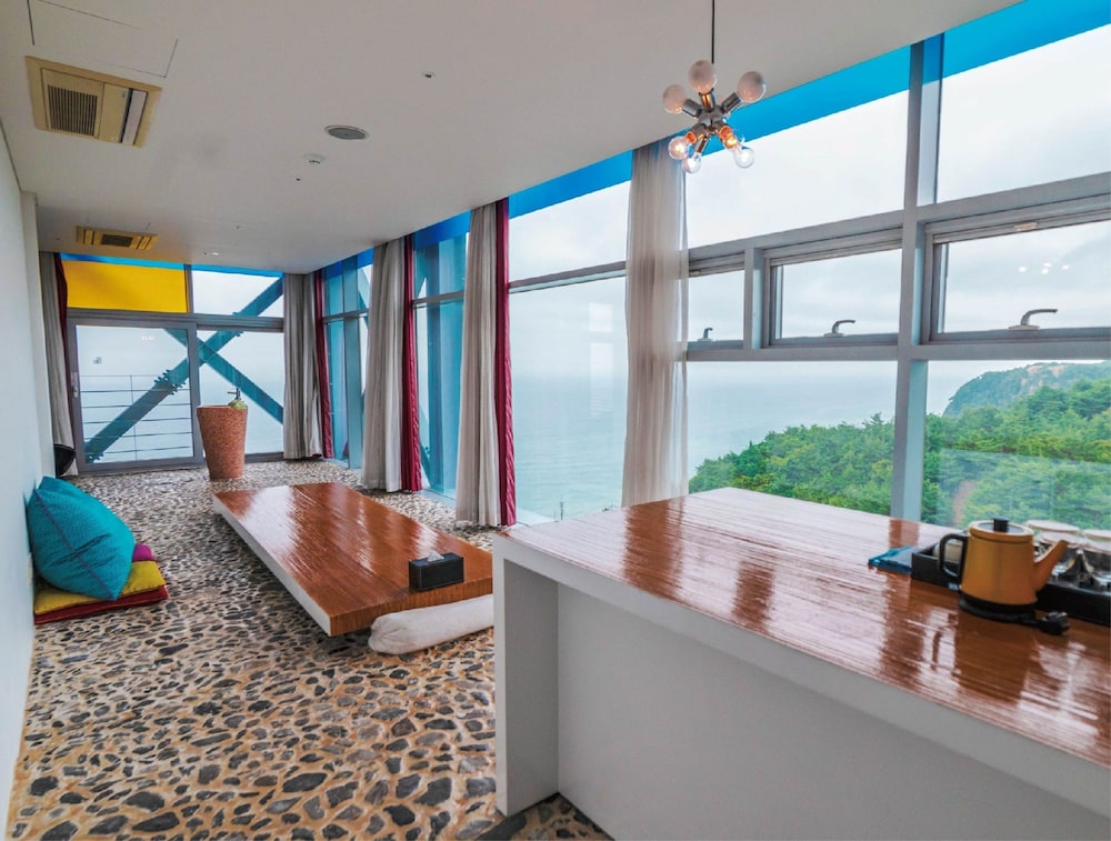 Haslla Art World Museum Hotel 55/64