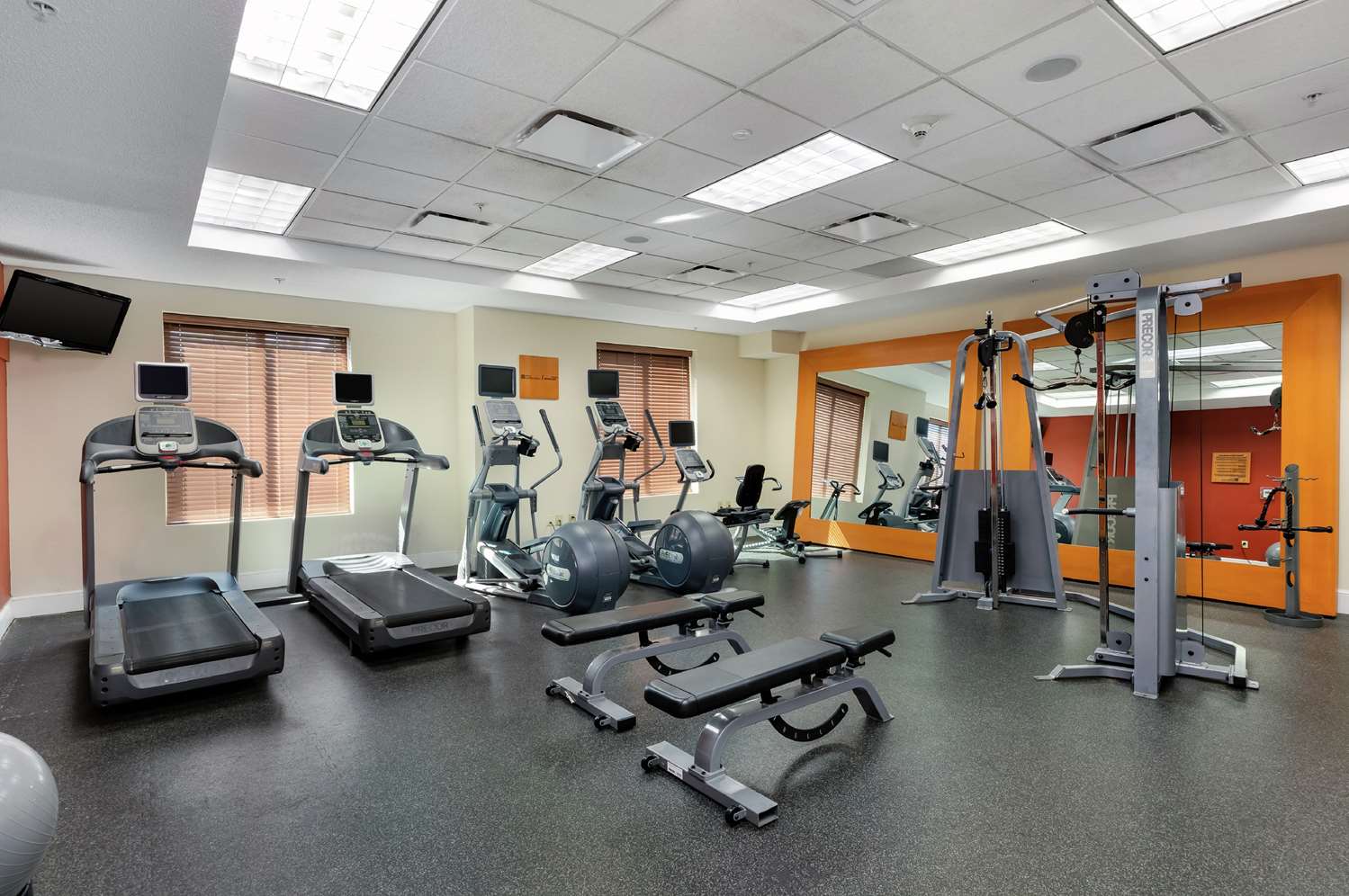 Hilton Garden Inn West I 65 Airport Blvd 14/30