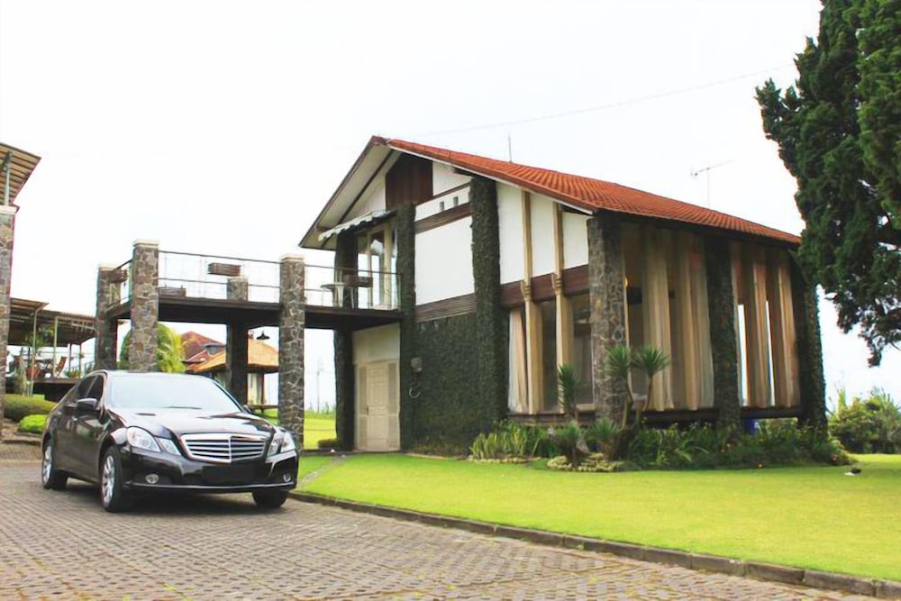 De Villa I Istana Bunga 12/13
