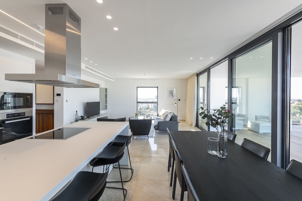 Central Park Residence 37/50