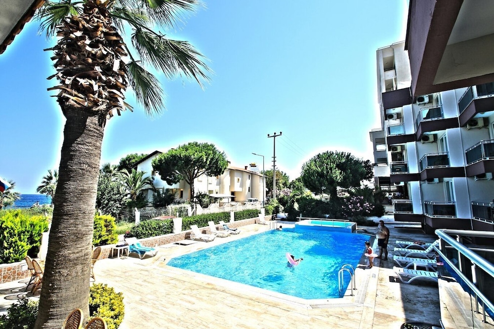 Oz Guzelcamli Otel 14/15