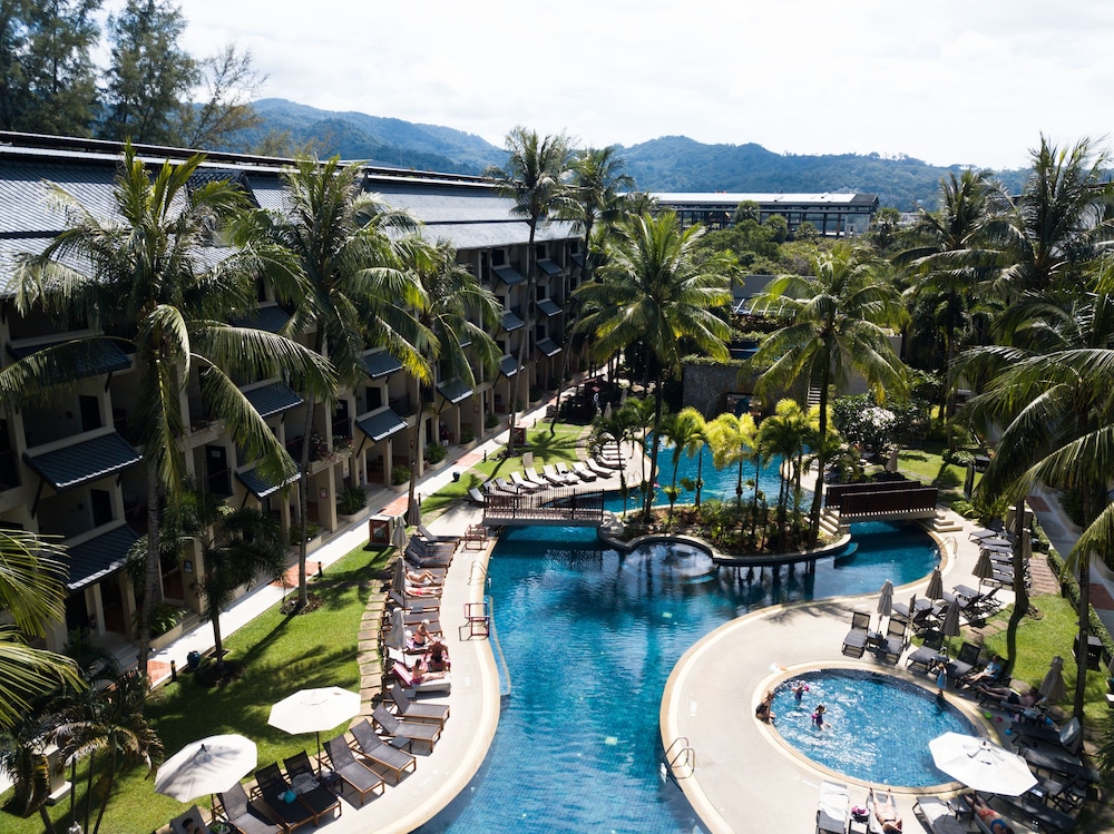 Radisson Resort and Suites Phuket 68/72