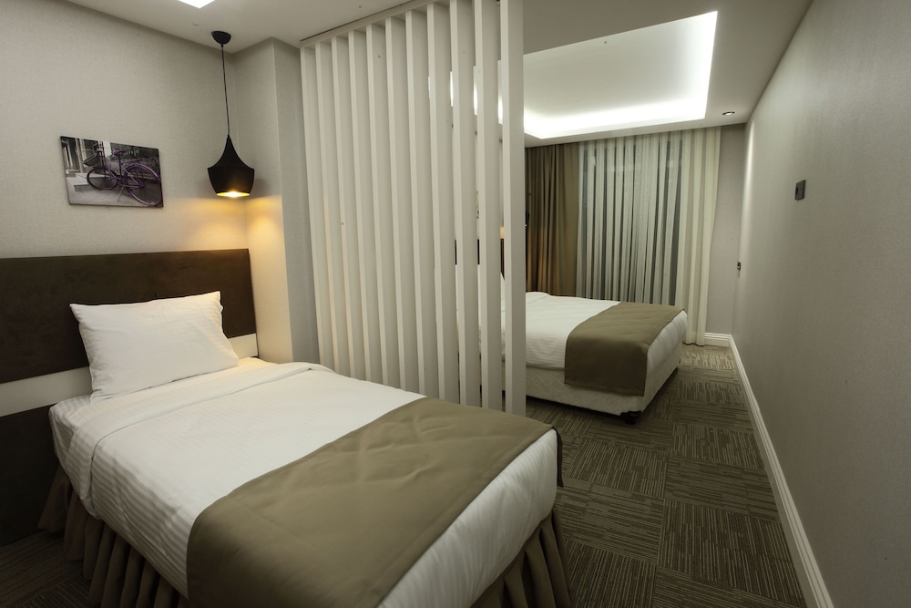 Carina Park Suites 9/32