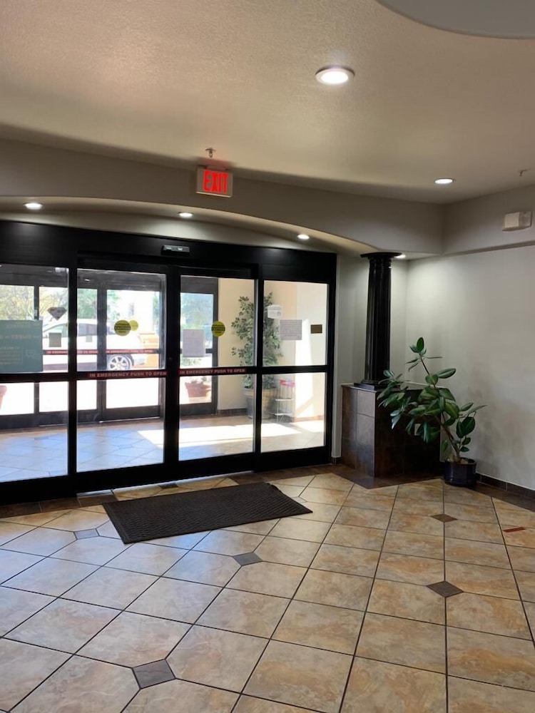 Best Western Sea World/Lackland AFB NW Hotel Suites 6/50