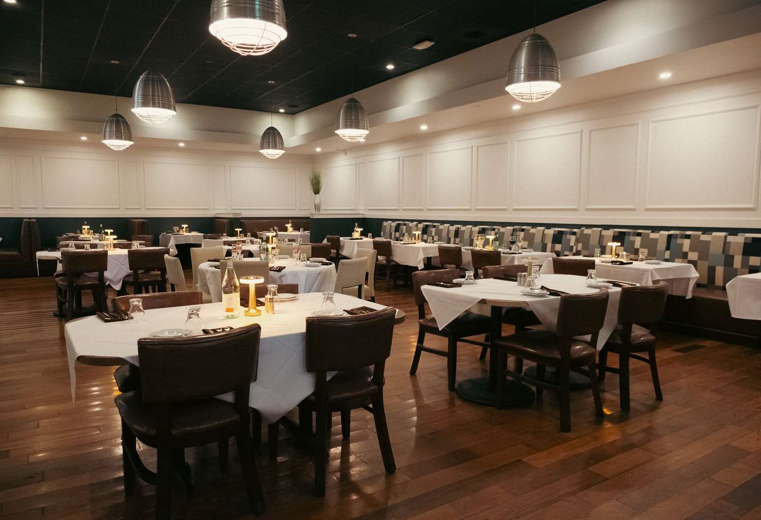 restaurant cafeteria