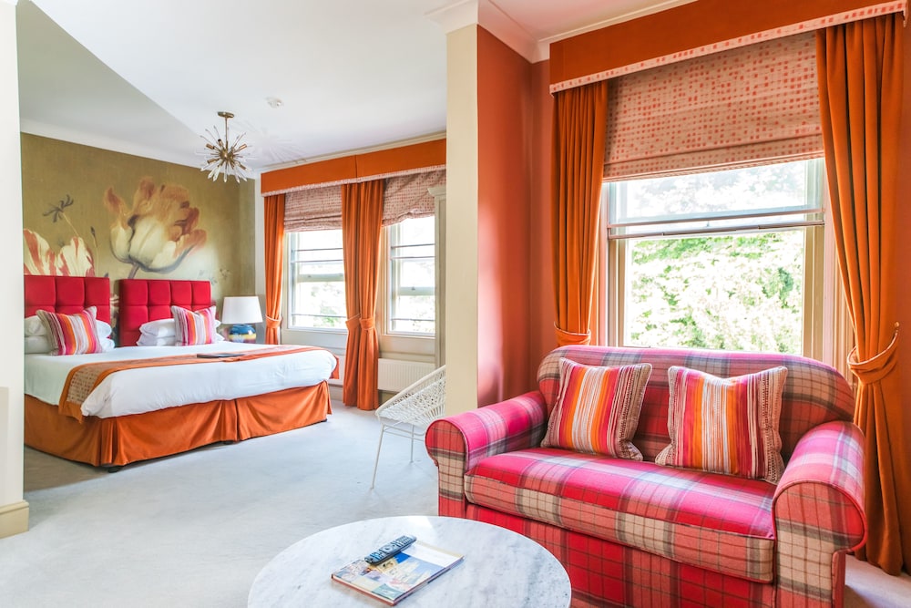 Deluxe, Double or Twin Bed