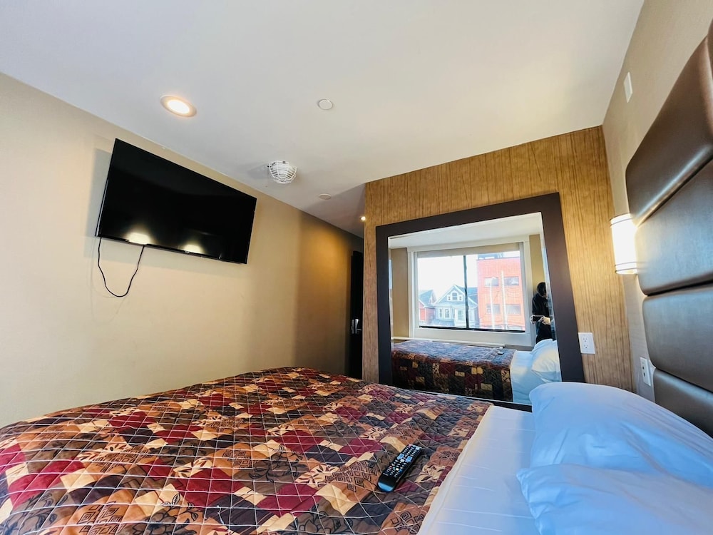 Hotel Key LaGuardia Airport 16/46