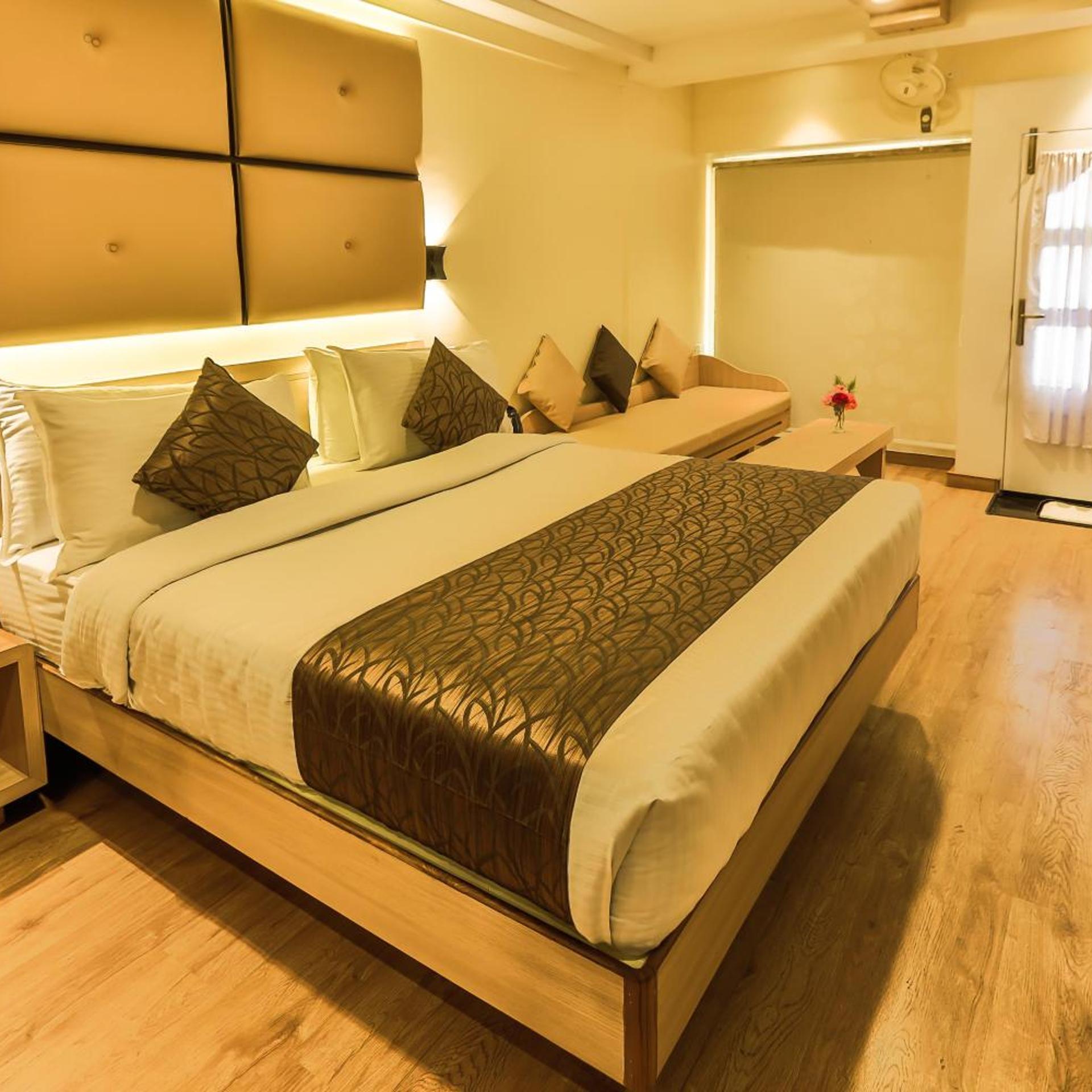 HOTEL DARSHAN 18/55