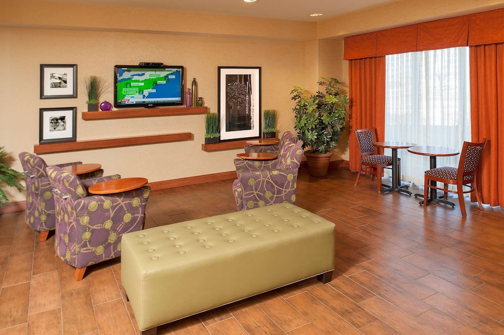 Hampton Inn Macomb 39/63
