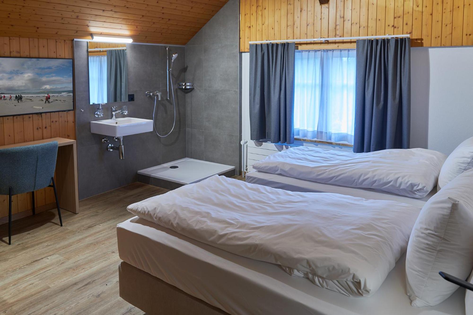 غرفة قياسية بسرير مزدوج، Hotel Jager Jeuss - Murten - Self-Check-in 2/6