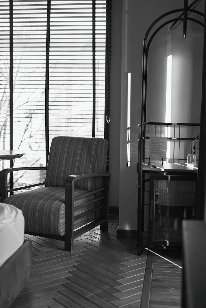To Be Social House 31/49