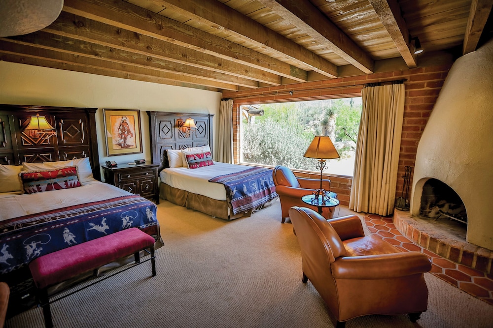 Tanque Verde Ranch 49/76
