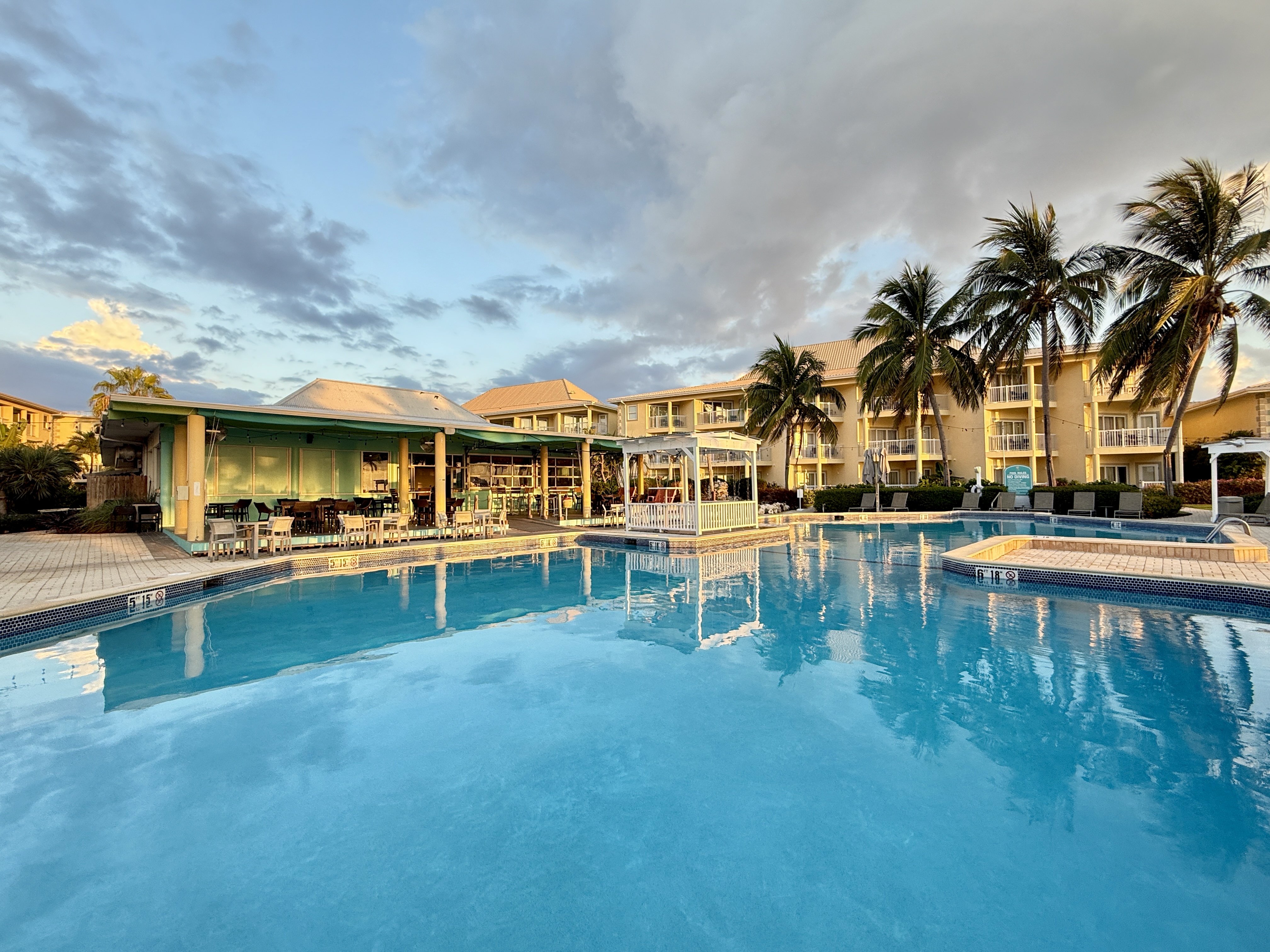Holiday Inn Resort Grand Cayman, an IHG Hotel 7/78