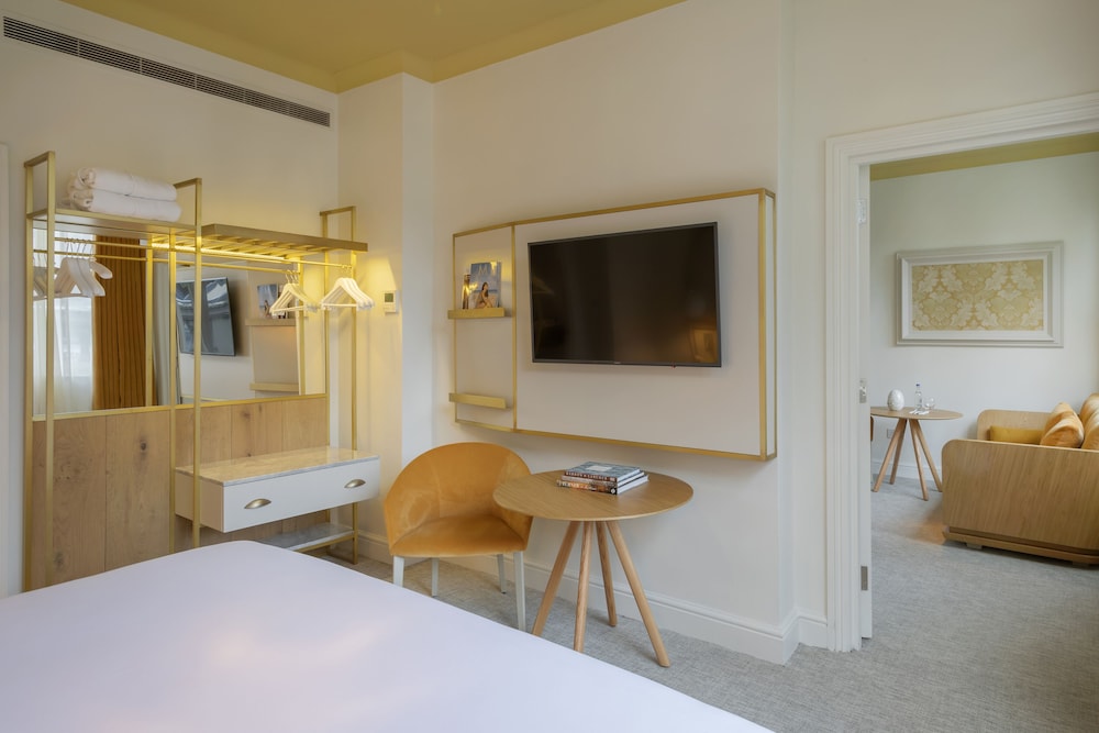 Melia London Kensington Member of Melia Collection 74/93