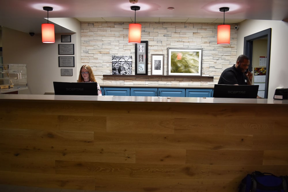 Country Inn and Suites By Radisson, Hagerstown, MD 6/39