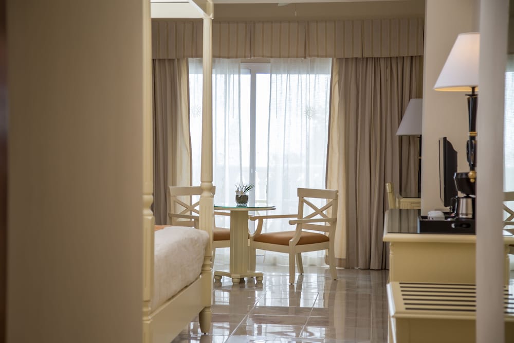 Bahia Principe Escape Runaway Bay 31/70
