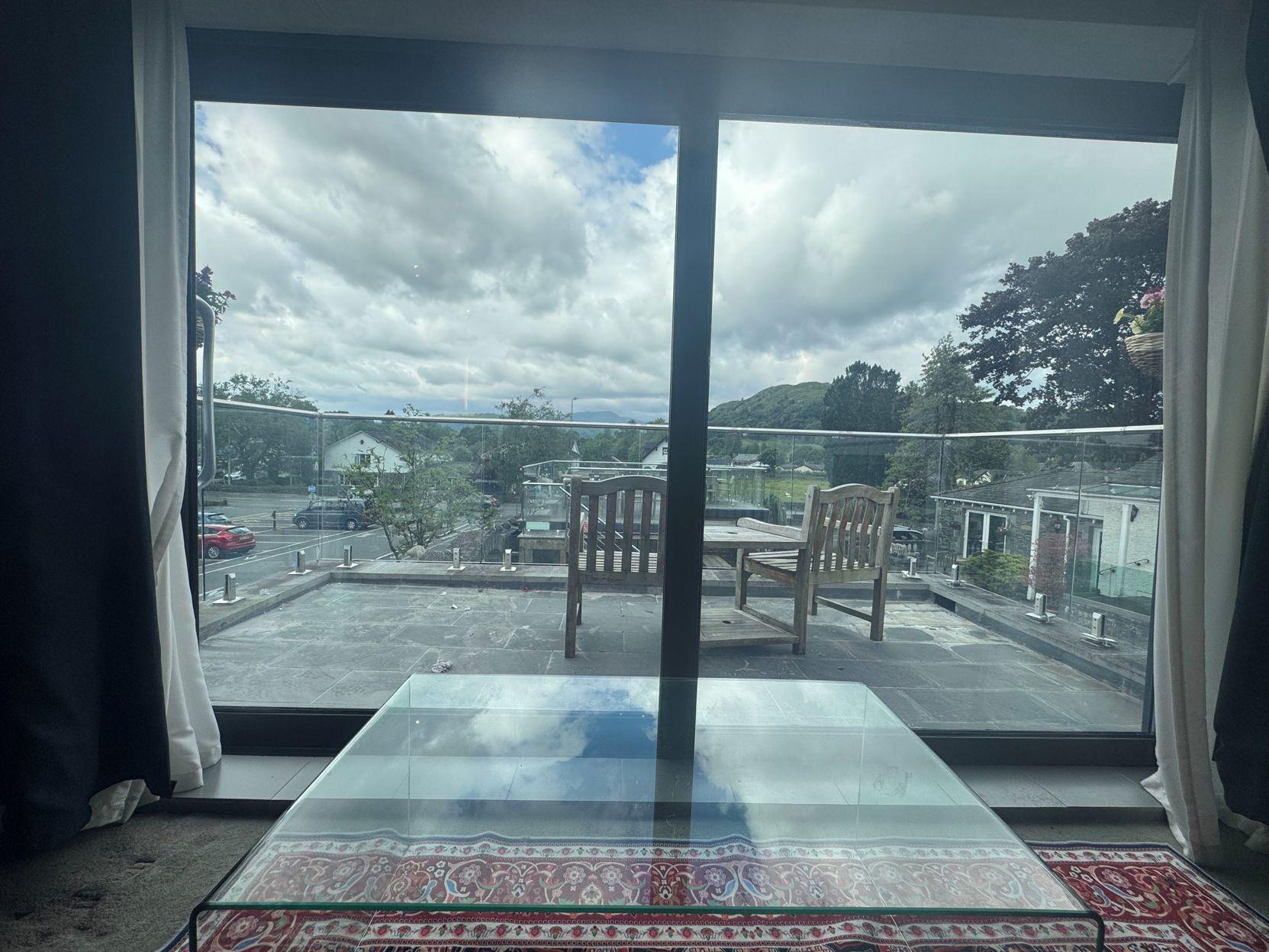 Waterhead Rooms & Suites - Parking and Light Breakfast 11/43