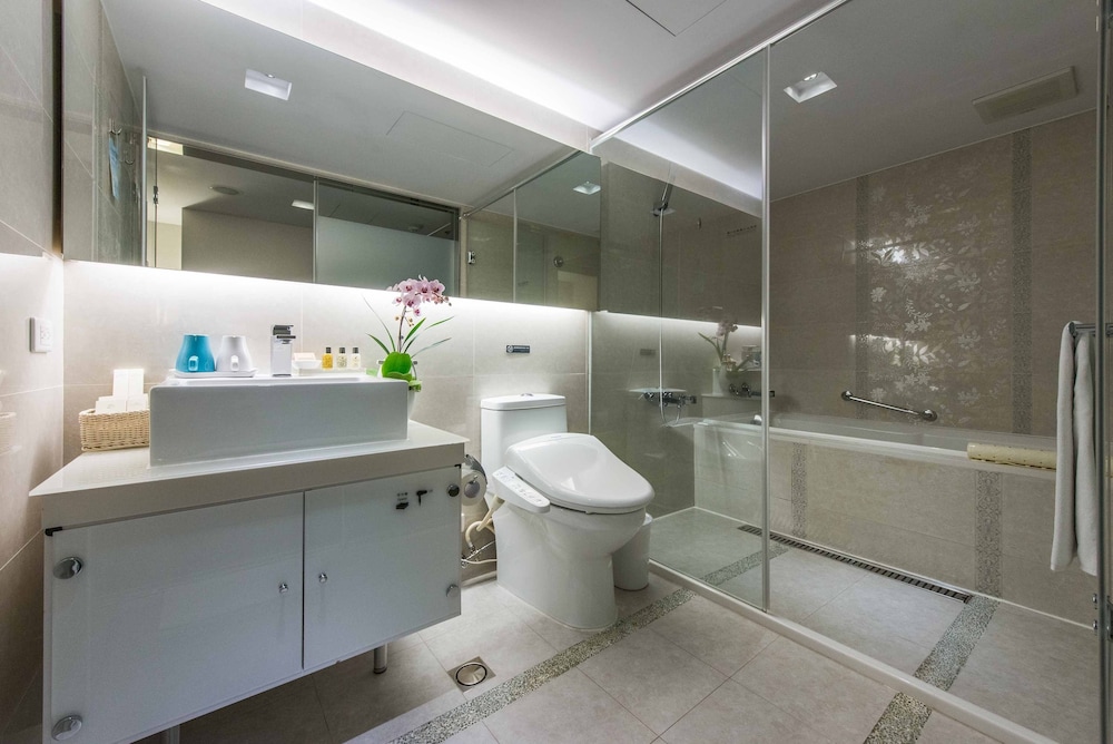 Forward Hotel Nangang 9/70