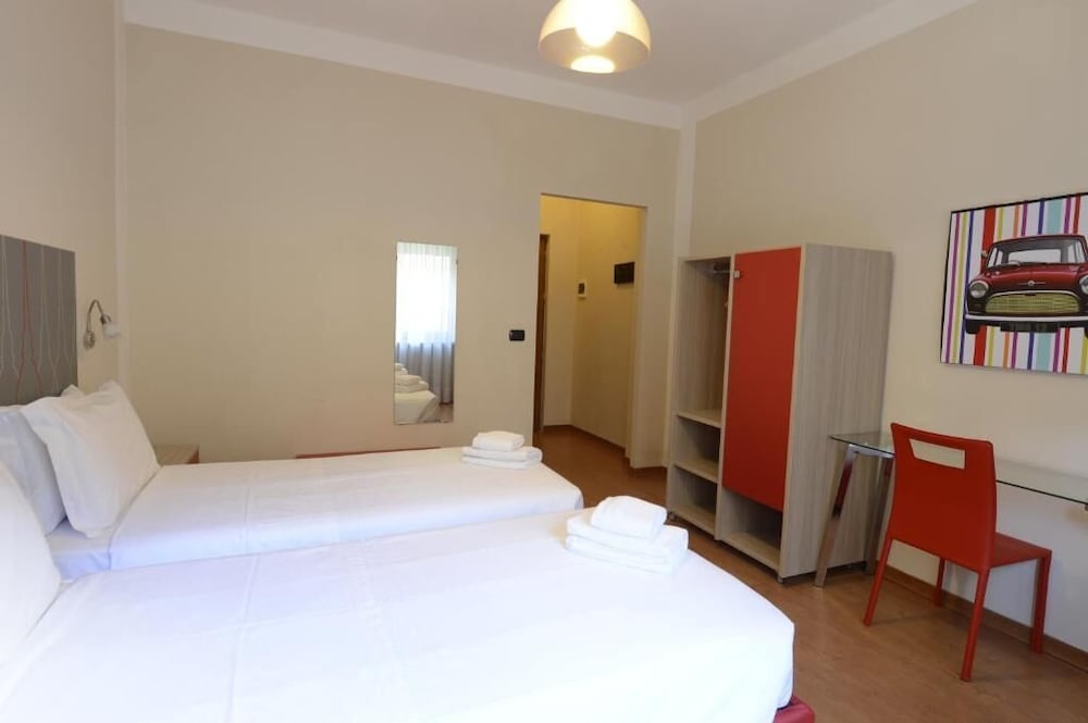 ROOM, TRIPLE
