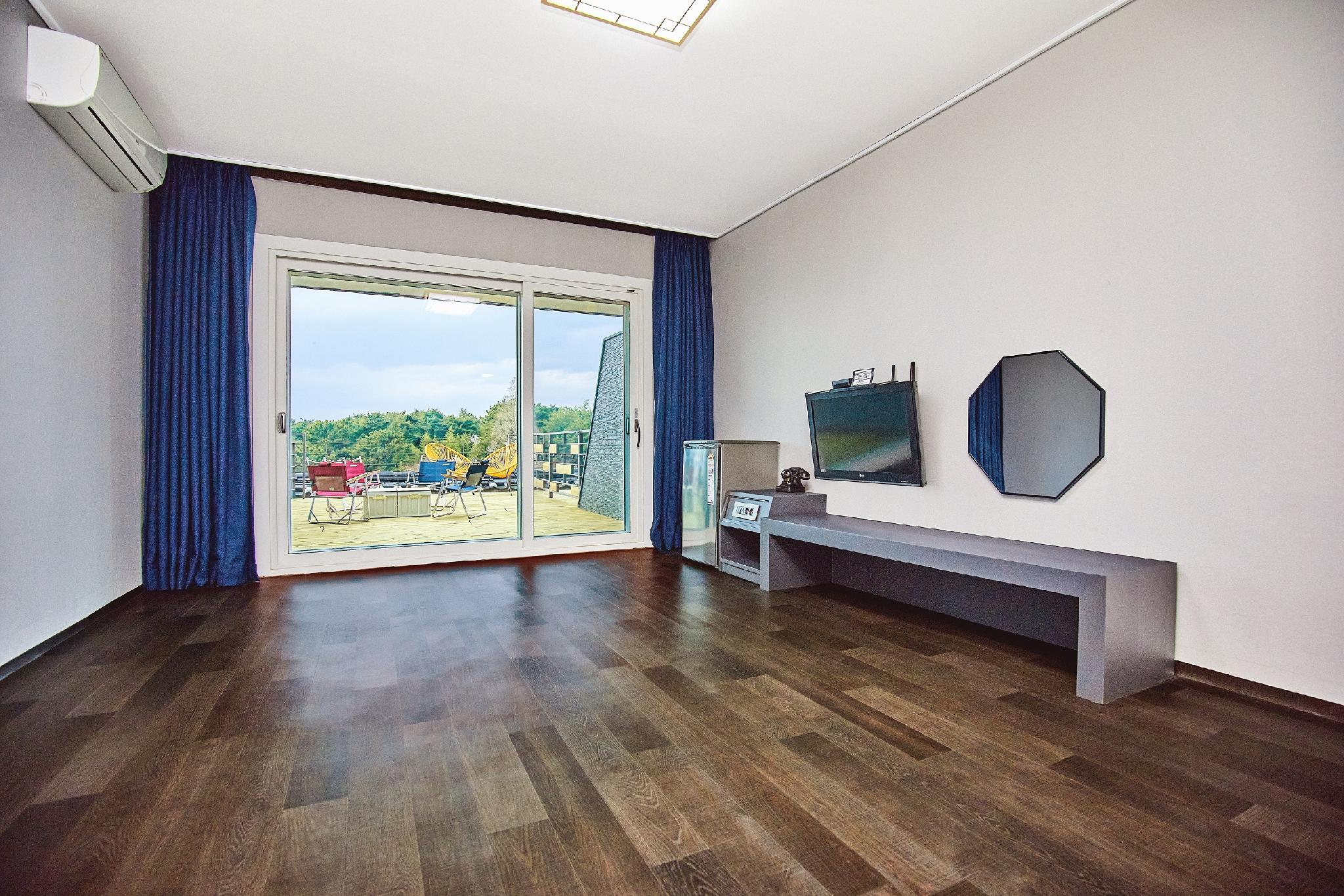 Room, 4 Futon Beds, Ondol Floor