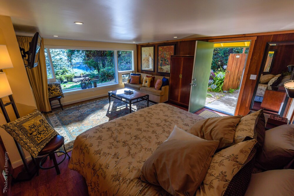 Inn at Buckhorn Cove 43/59
