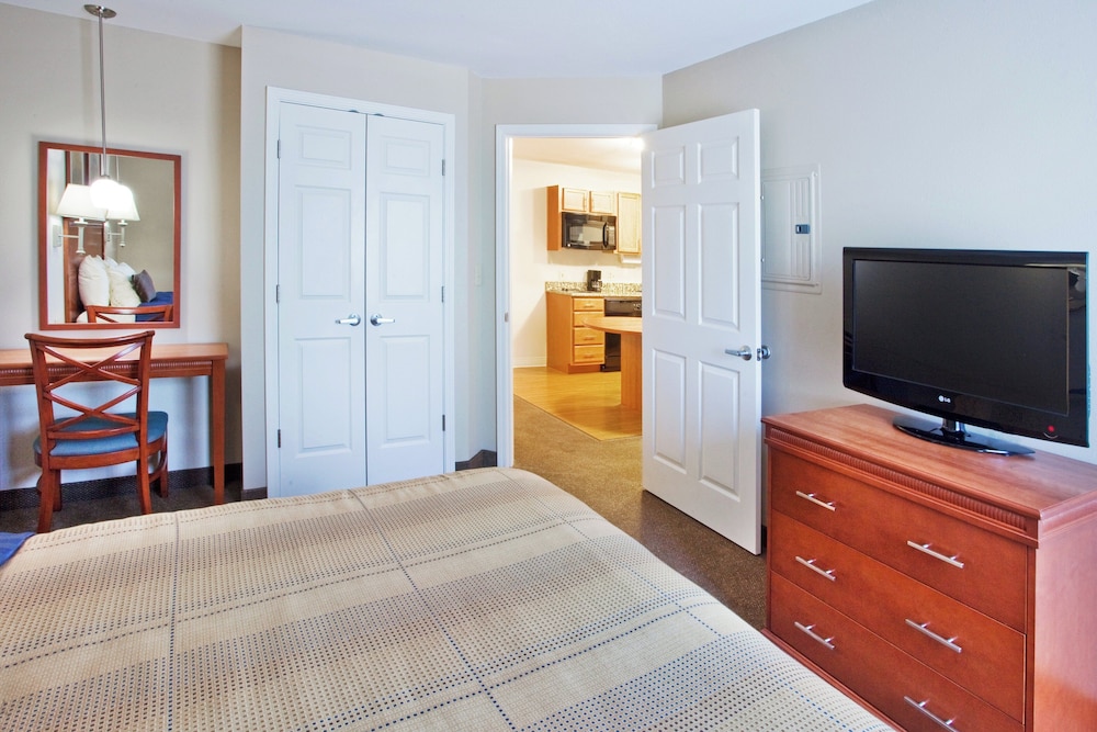 Candlewood Suites Columbus Fort Benning 15/75
