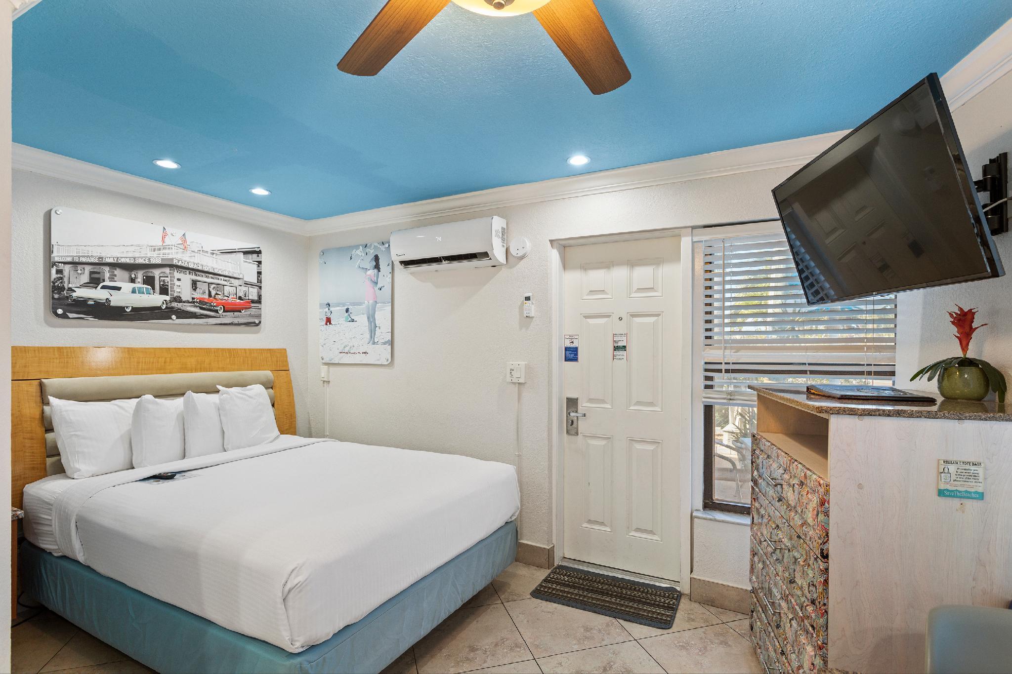 Efficiency, Deluxe, Suite, Queen Bed