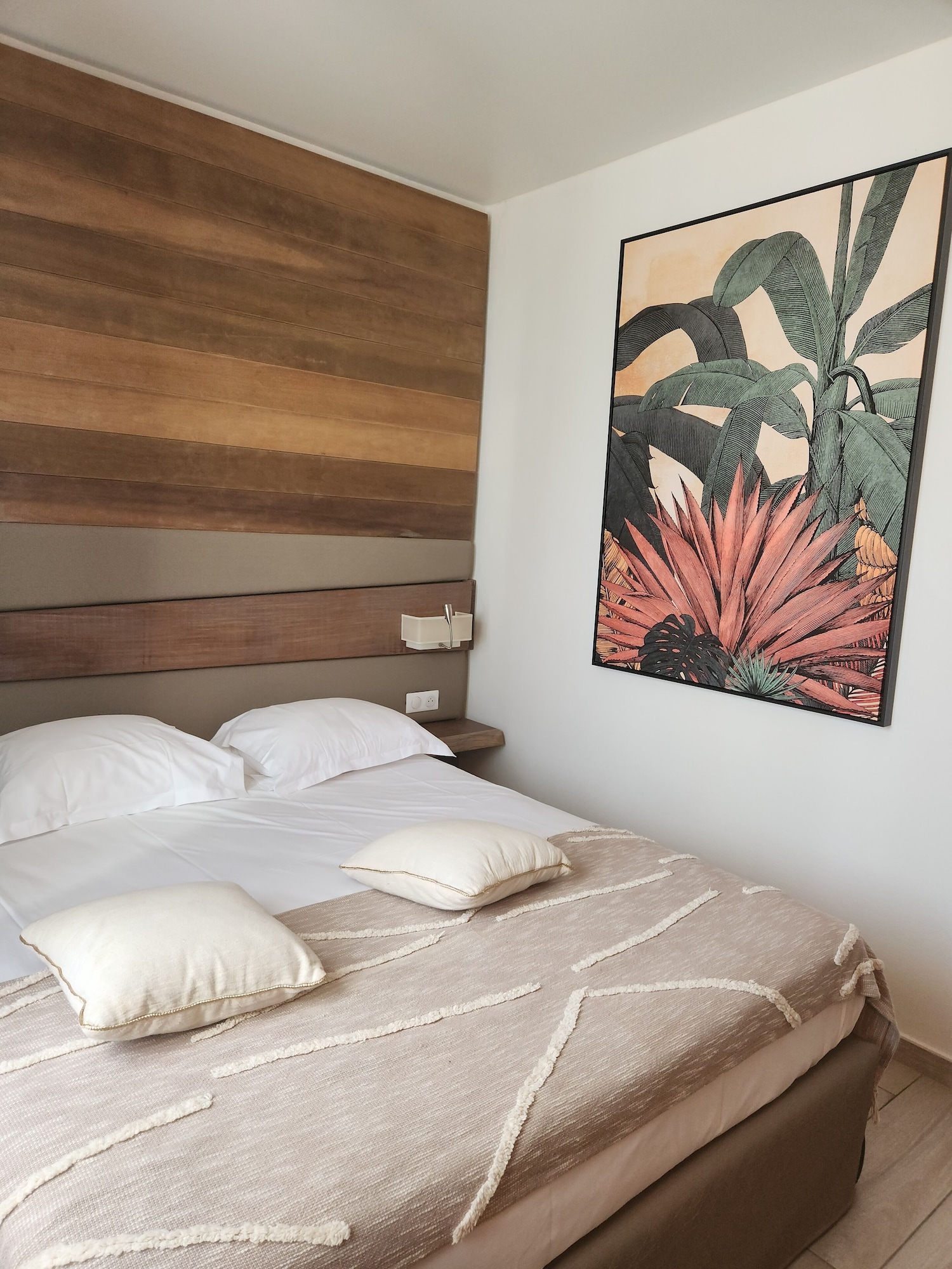 غرفة سوبيريور بسرير كوين، Hôtel Les Mouettes 2/6