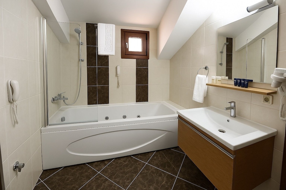 Grand Hotel Avcilar 50/50