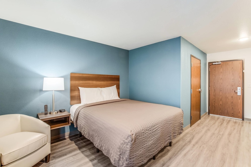 WoodSpring Suites Novi Farmington 16/47