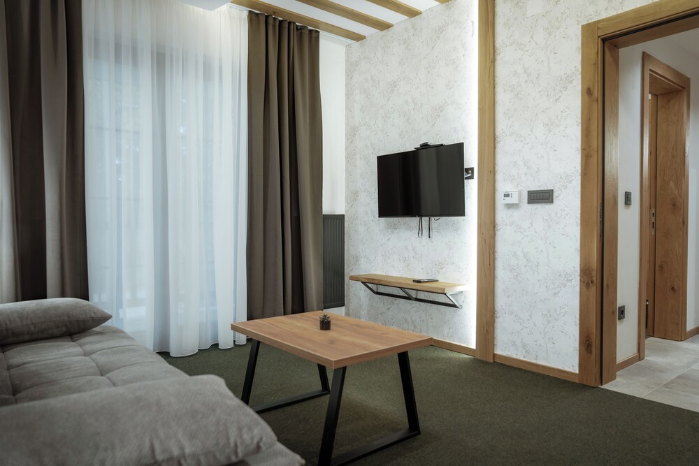 Angelina Apart Hotel&Spa Divcibare 63/83