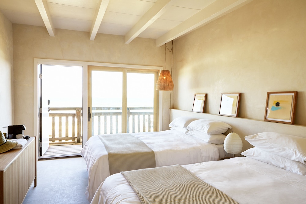 Room, 2 Queen Beds, Partial, Ocean View