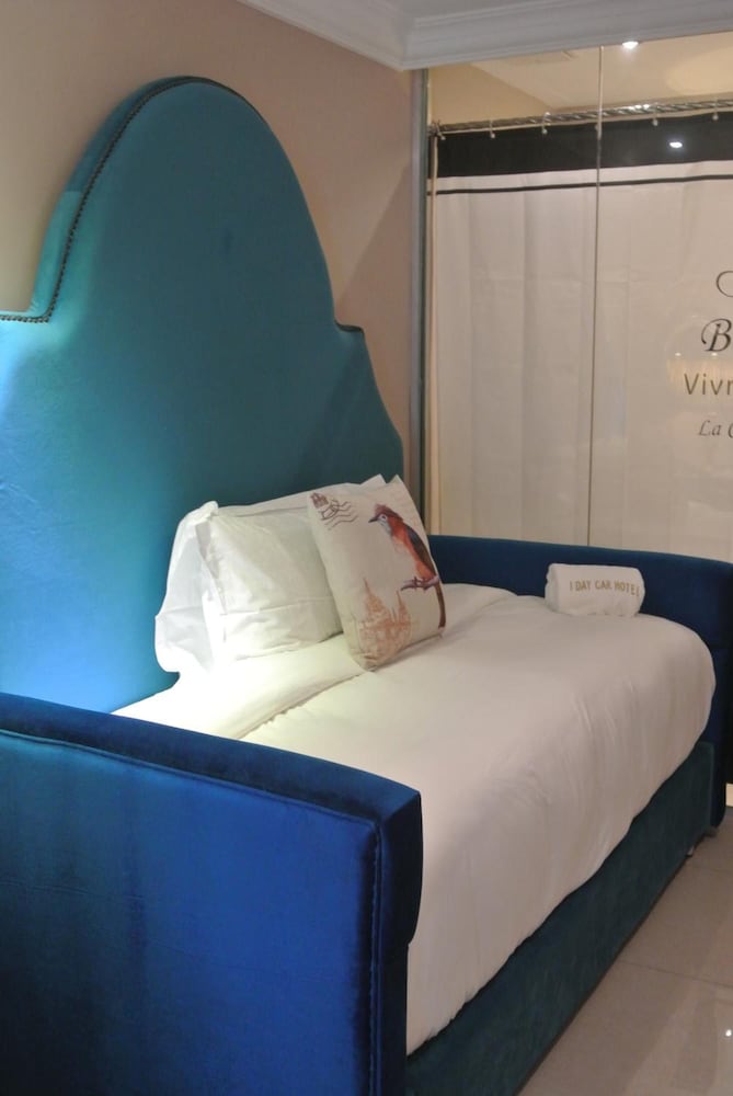 1 Day Car Hotel Station 18 10/38
