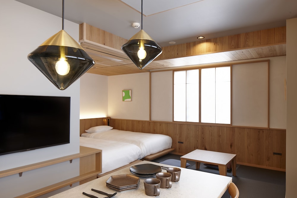 City, Quadruple, Twin Beds, 2 Futon Beds