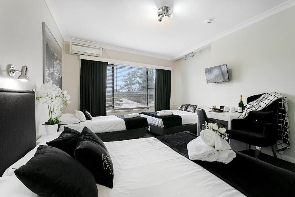 Airport Hotel Sydney 36/40
