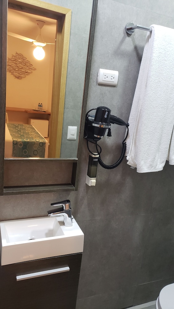 Hotel Agua Dulce 43/50