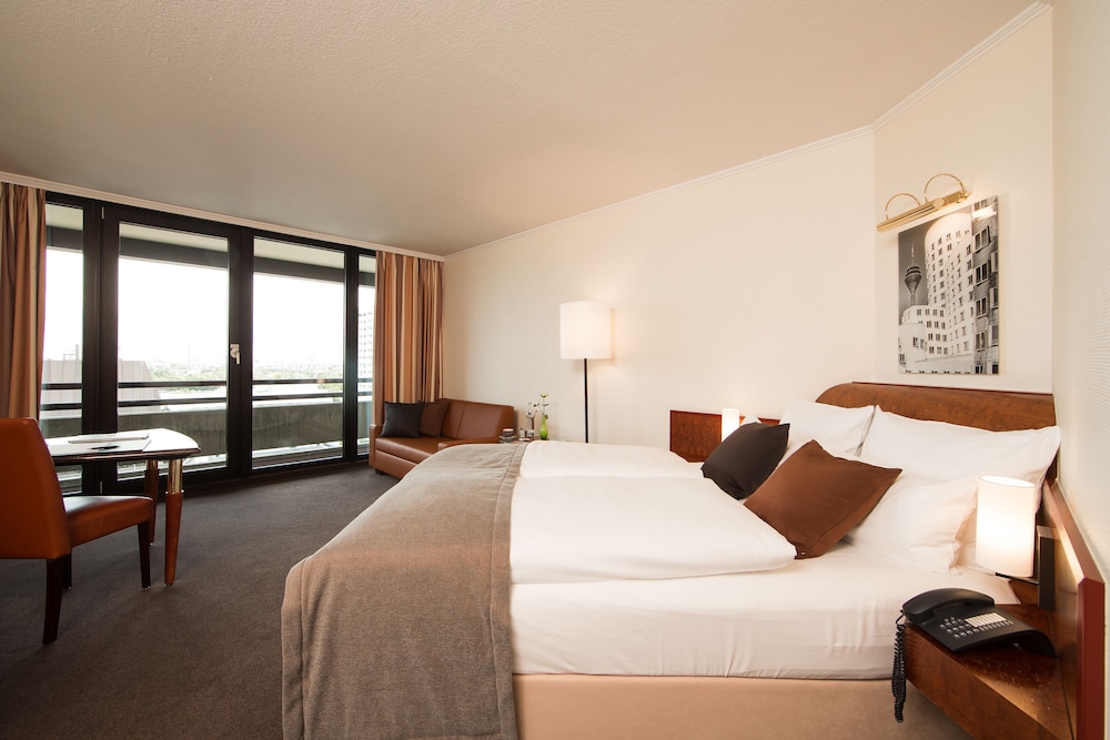 Lindner Hotel Dusseldorf Seestern, Part of Jdv by Hyatt 8/83