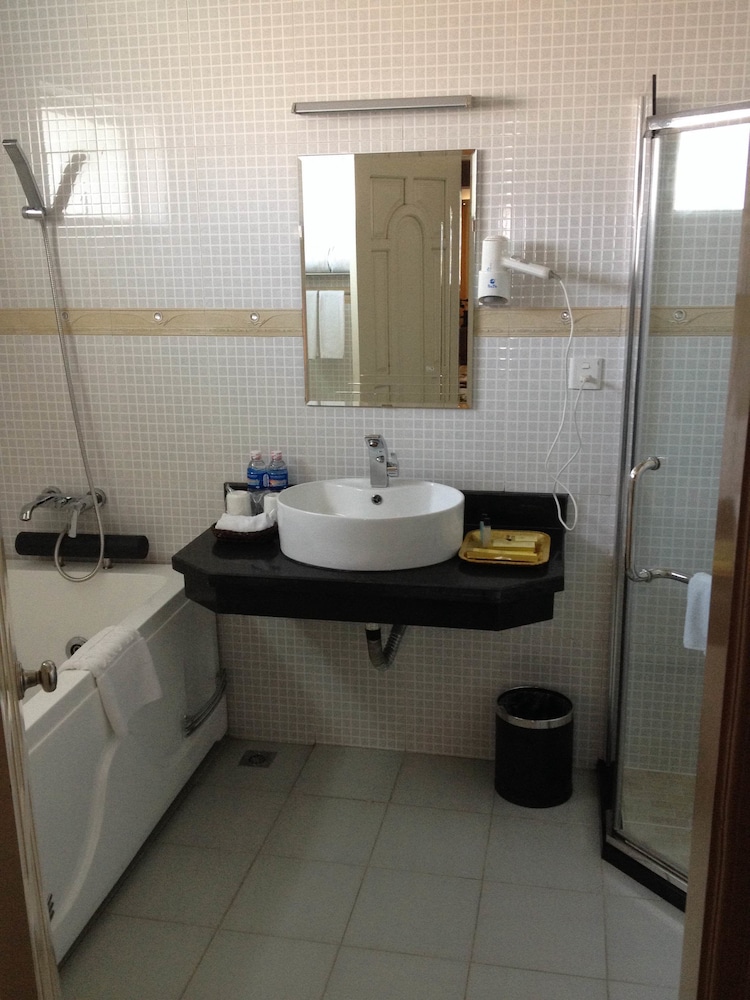 Classic Hoang Long Hotel 20/65
