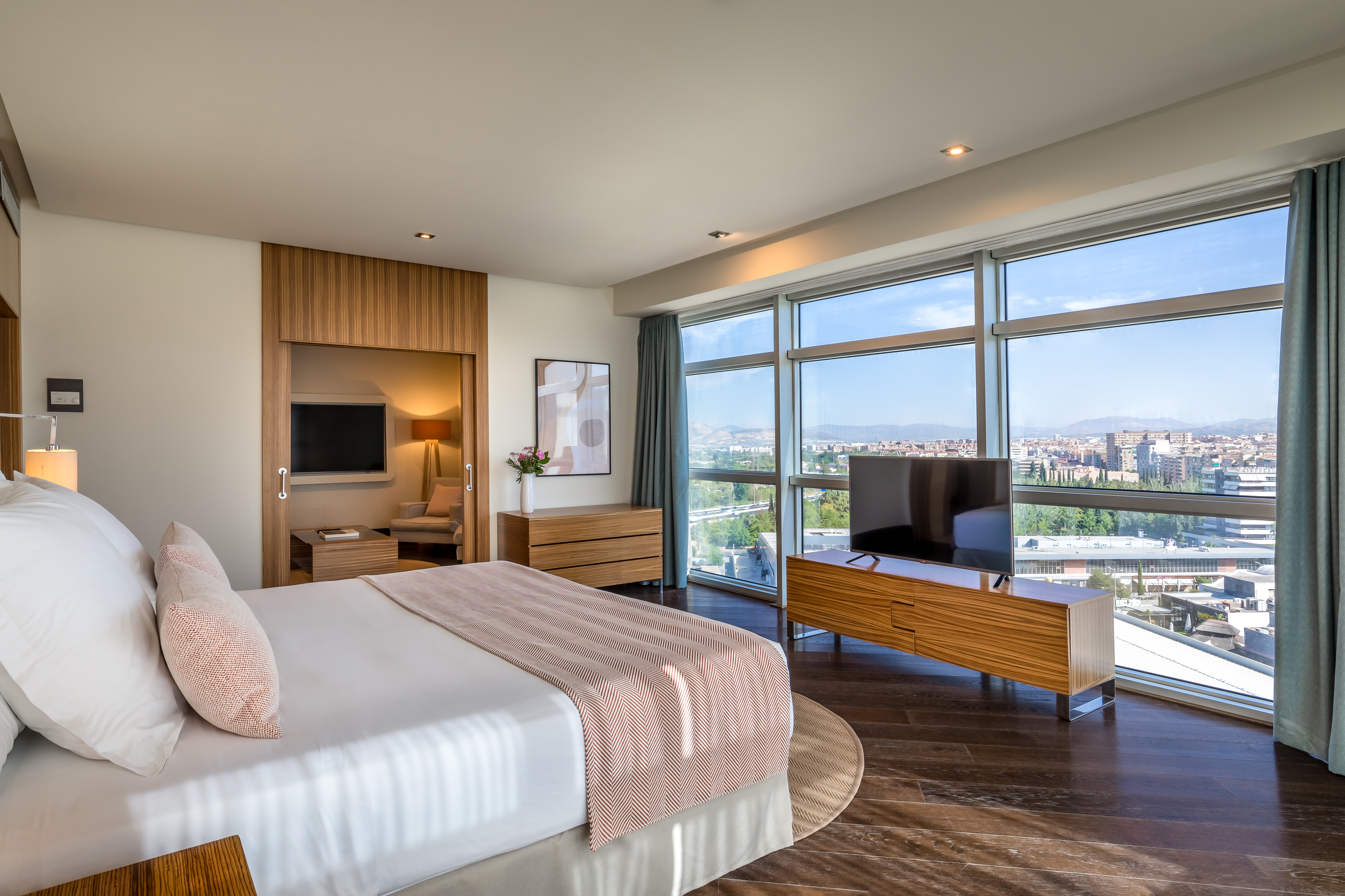 PANORAMIC, SUITE, HOT TUB