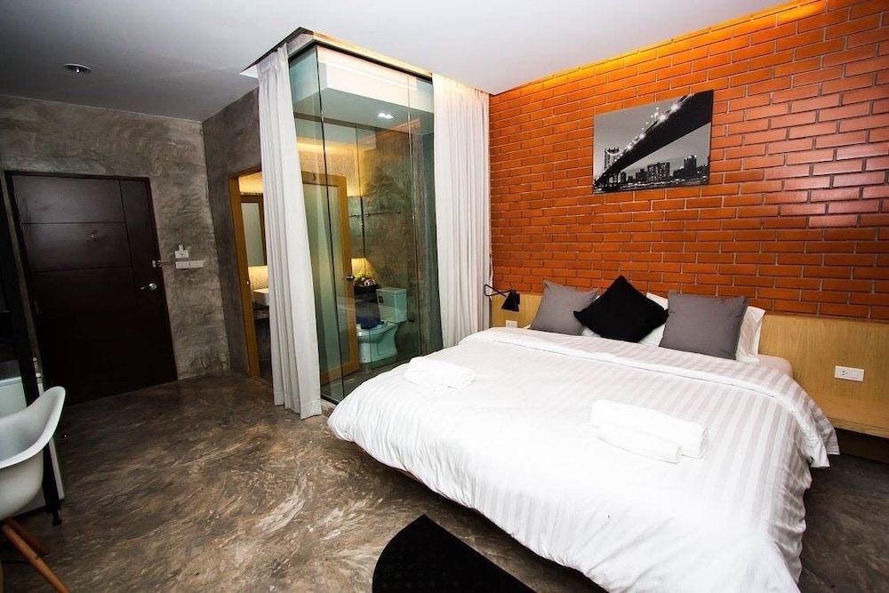Journey Hostel Suratthani 12/56