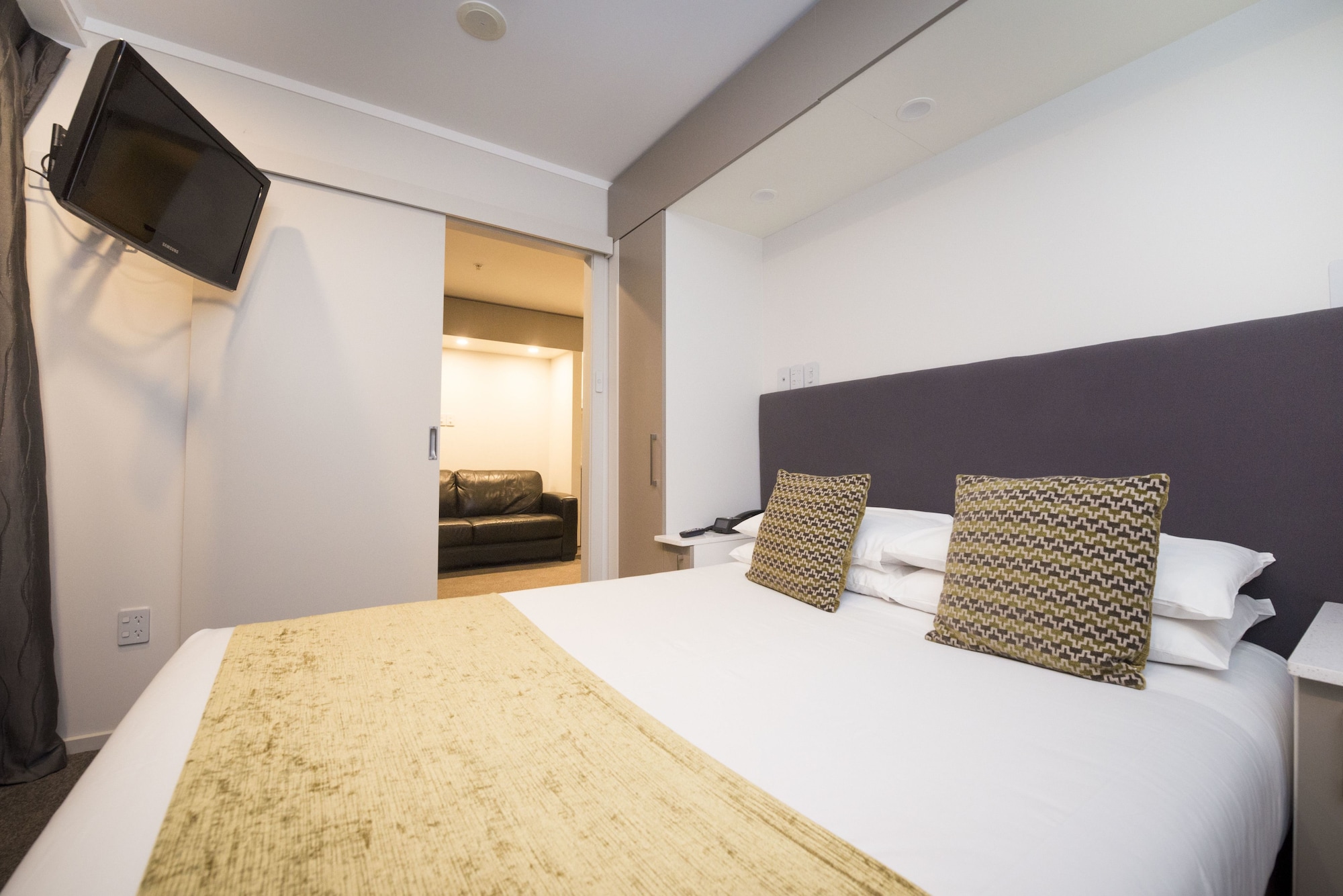 2 BEDROOMS, APARTMENT