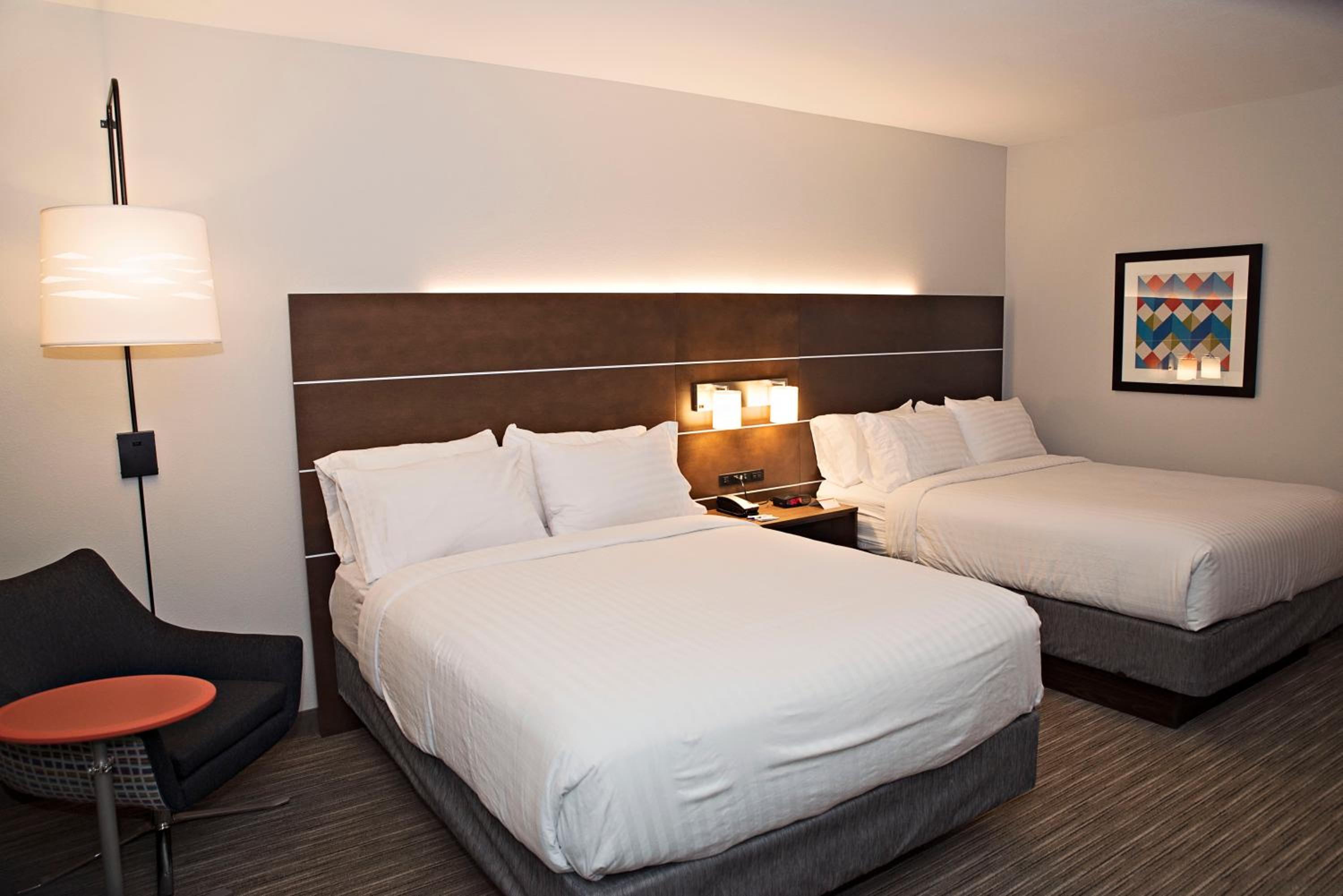 غرفة بسريرين مزدوجين لذوي الإعاقة، HOLIDAY INN EXPRESS & SUITES STERLING 3/4