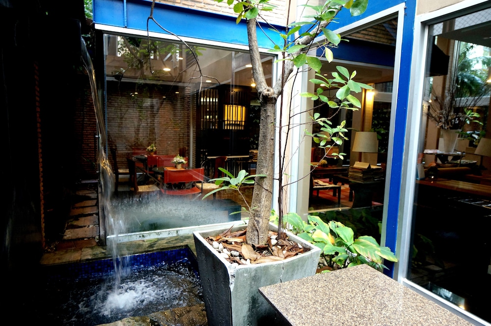 Silom Convent Garden 9/68