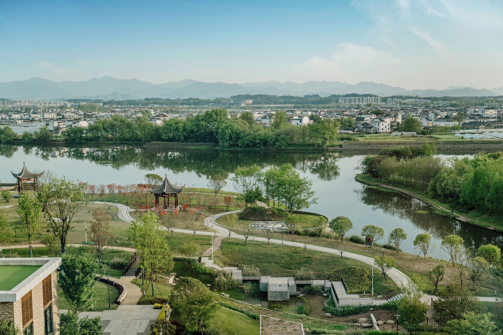 Hyatt Regency Huangshan Hengjiangwan 59/65