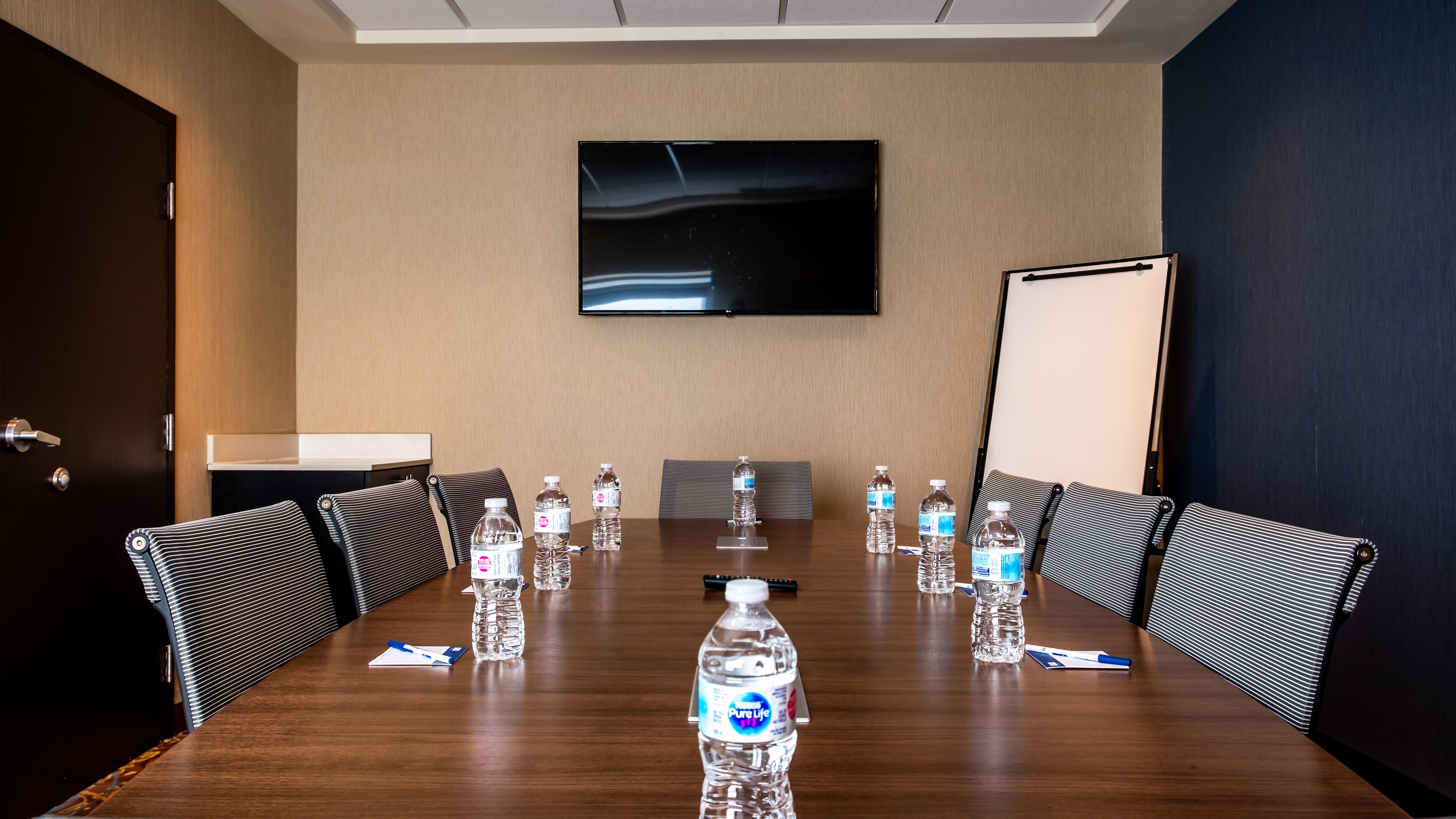 Holiday Inn Express Hotel Suites Edmonton International Airport 43/50